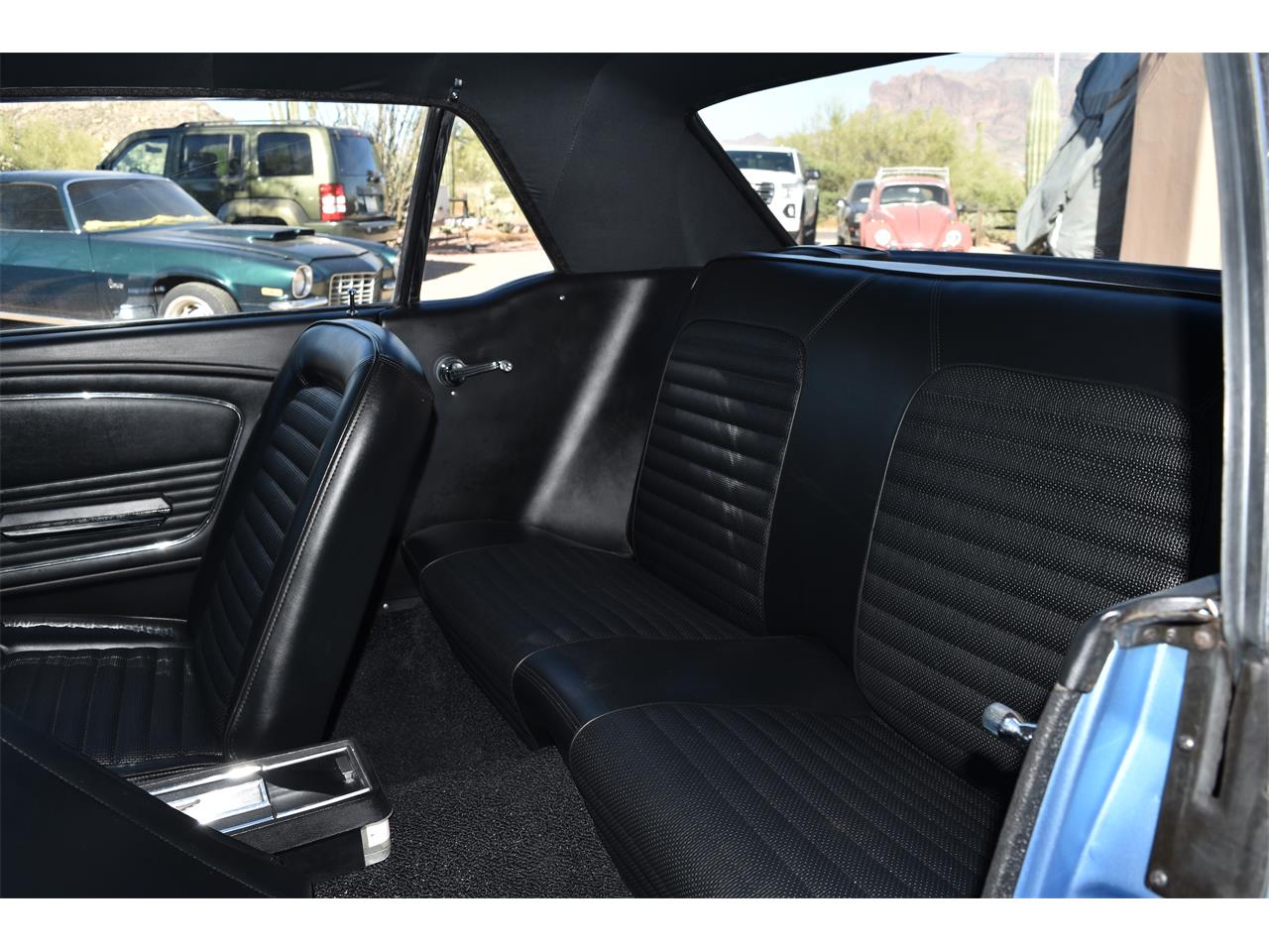Ford-Mustang-1966-Blue-Black-9