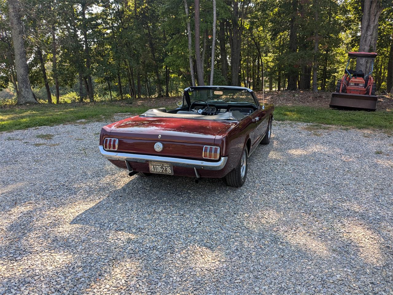 Ford-Mustang-1966-Burgundy-Black-2