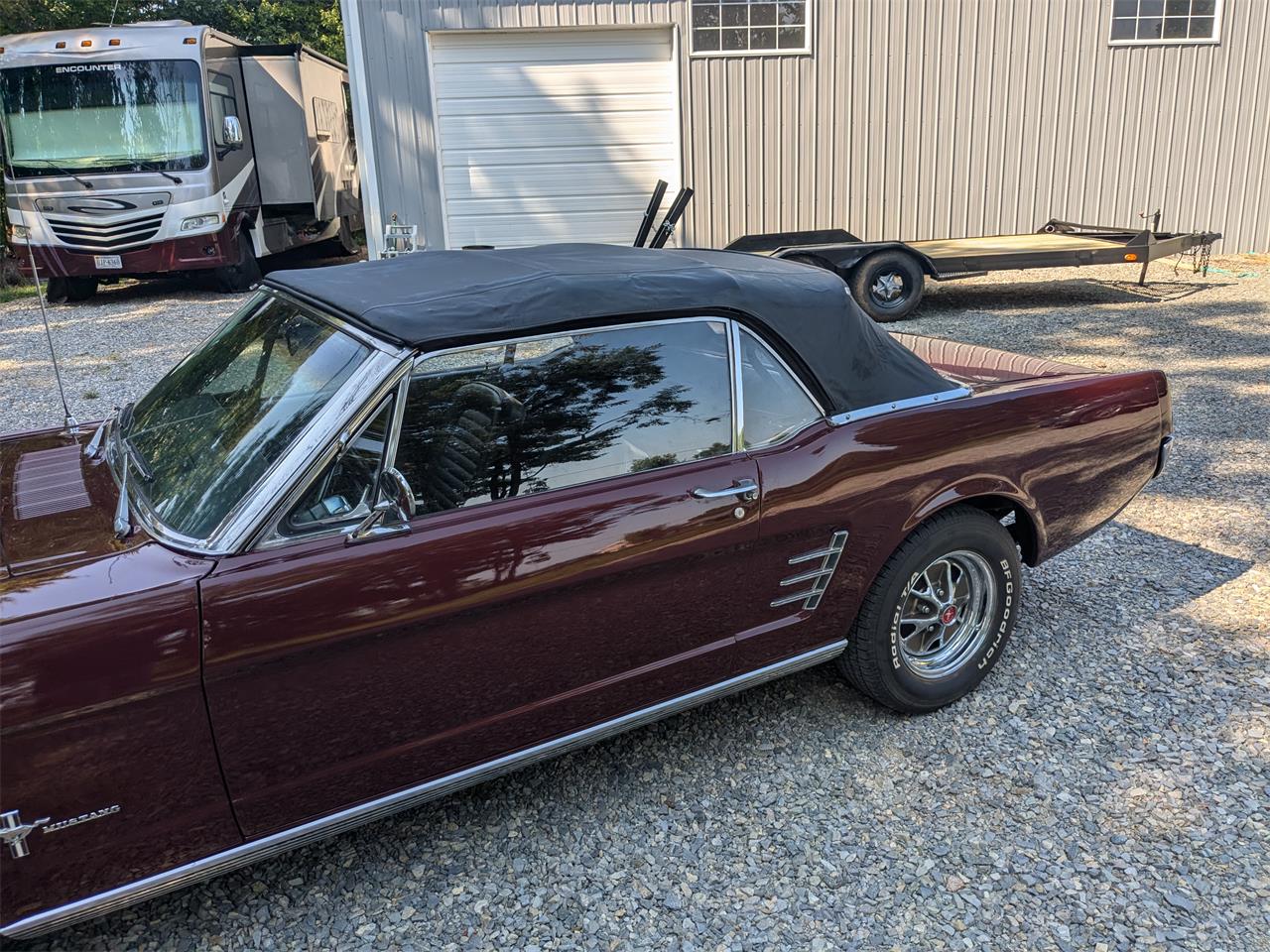 Ford-Mustang-1966-Burgundy-Black-4