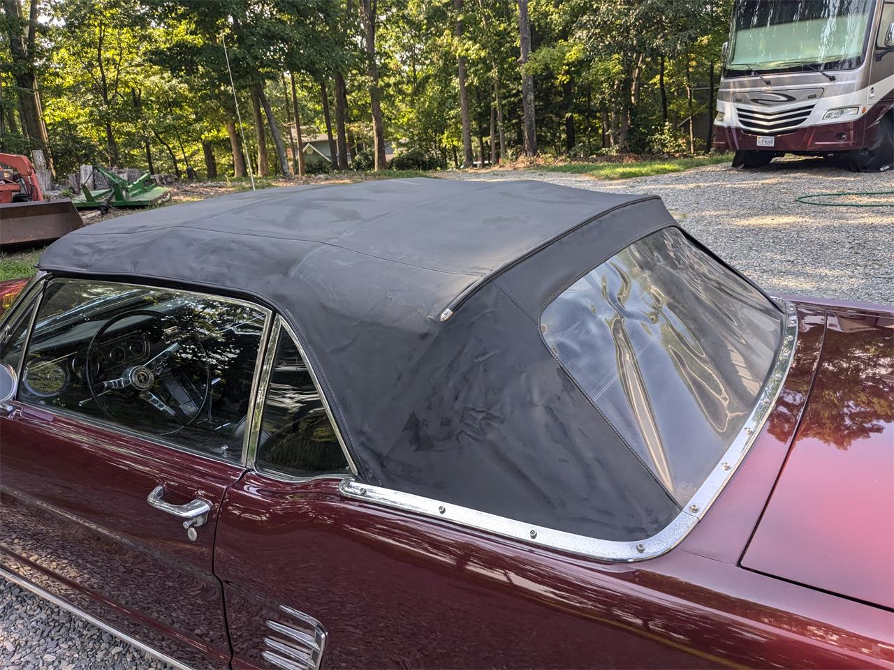 Ford-Mustang-1966-Burgundy-Black-5