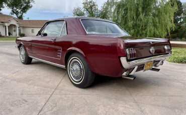 Ford-Mustang-1966-Burgundy-Burgundy-12