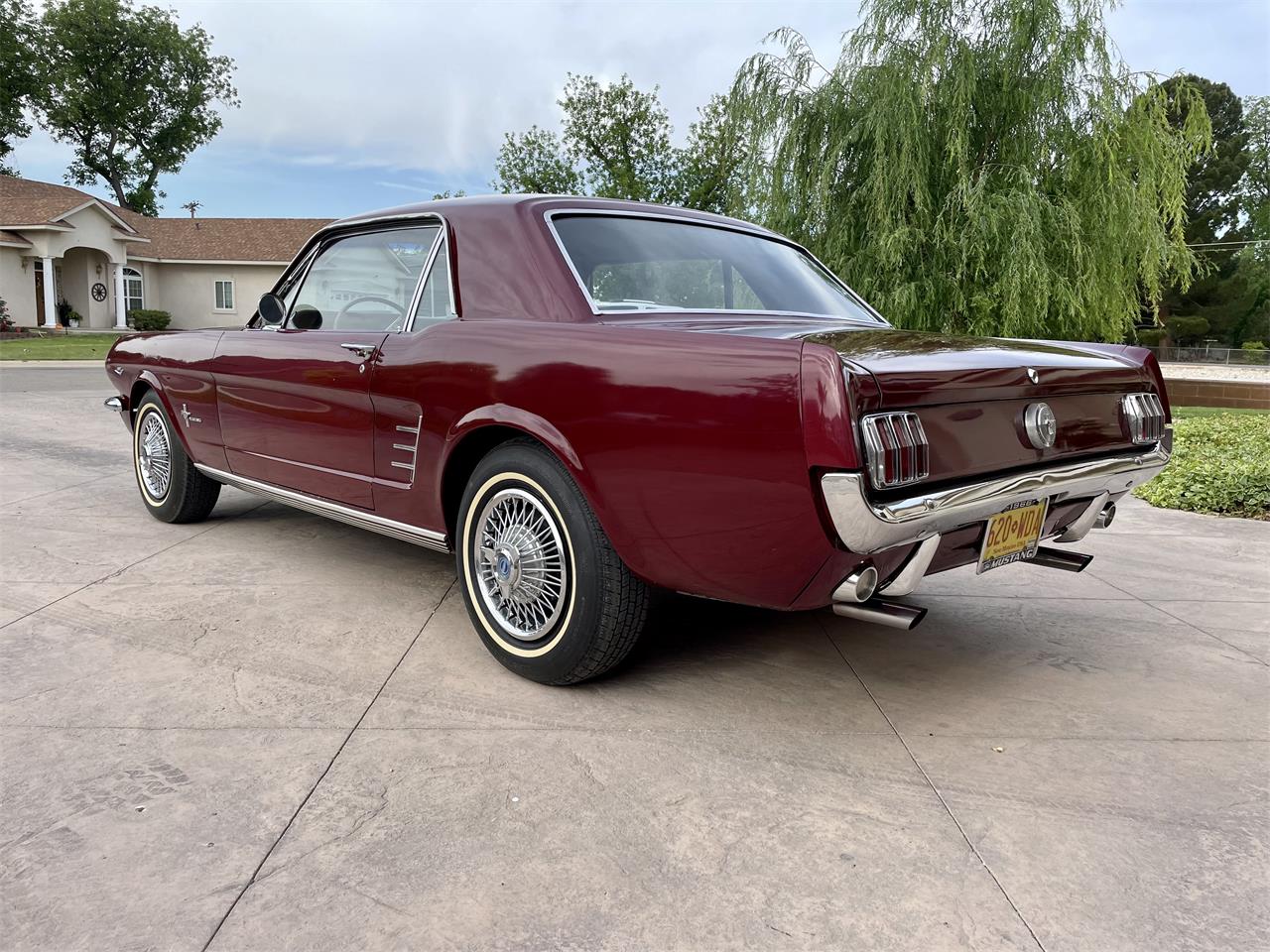 Ford-Mustang-1966-Burgundy-Burgundy-12