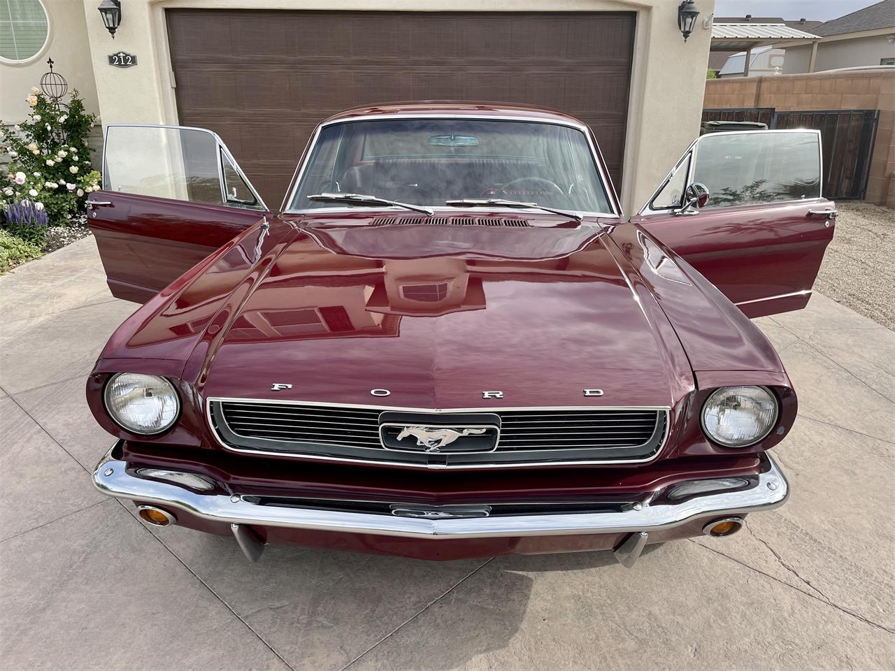 Ford-Mustang-1966-Burgundy-Burgundy-18