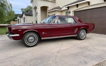 Ford-Mustang-1966-Burgundy-Burgundy-21
