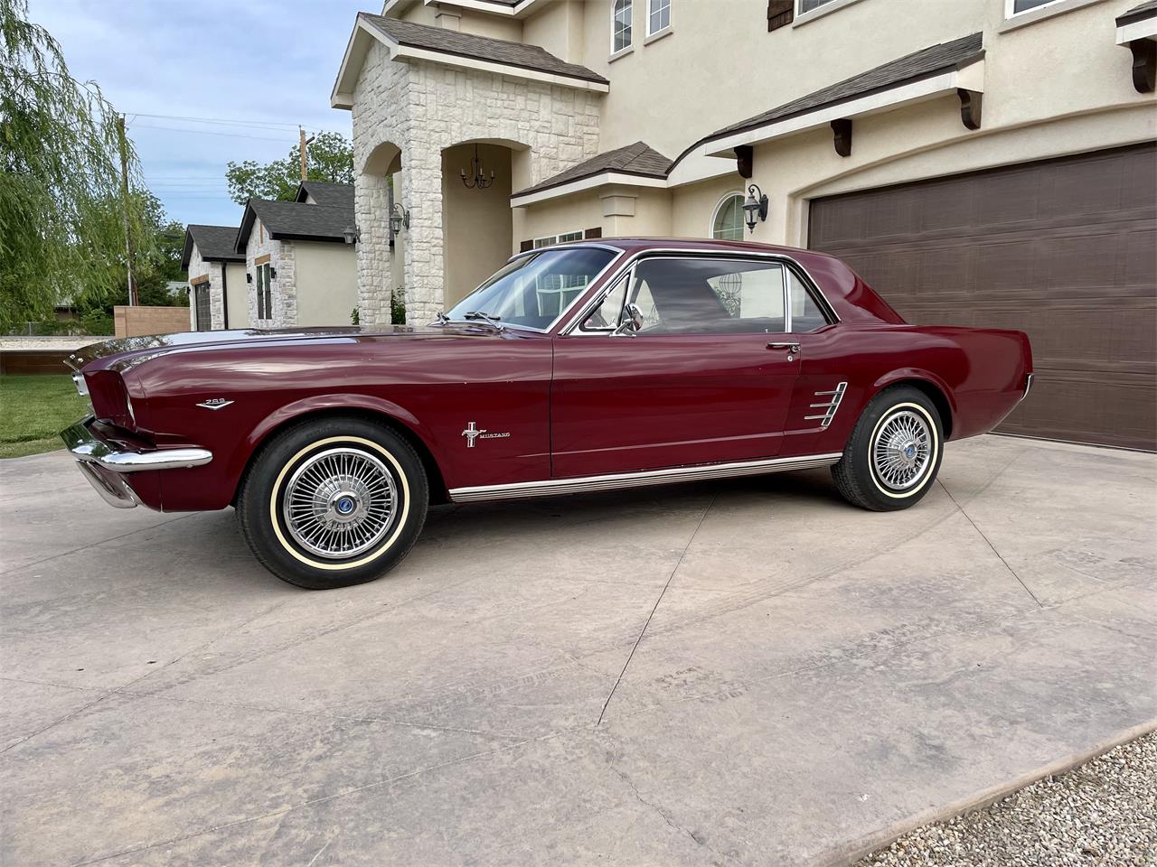 Ford-Mustang-1966-Burgundy-Burgundy-21