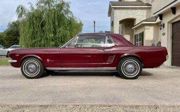 Ford-Mustang-1966-Burgundy-Burgundy-22