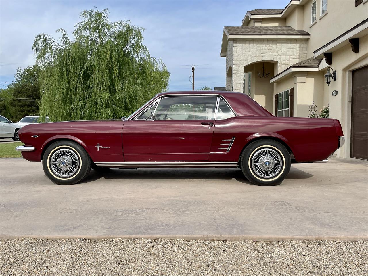 Ford-Mustang-1966-Burgundy-Burgundy-22