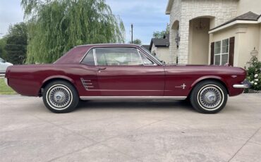 Ford-Mustang-1966-Burgundy-Burgundy-23