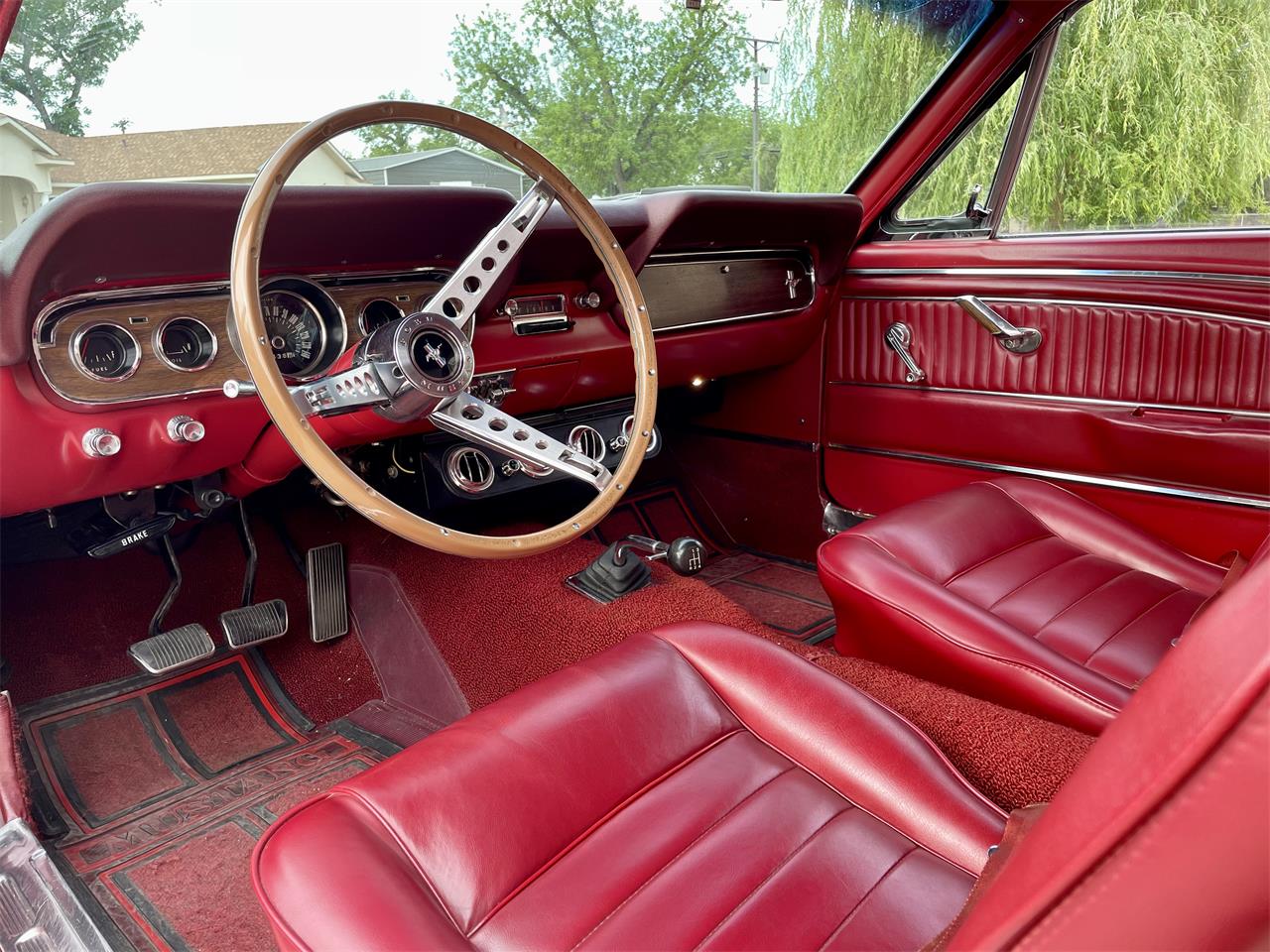 Ford-Mustang-1966-Burgundy-Burgundy-3