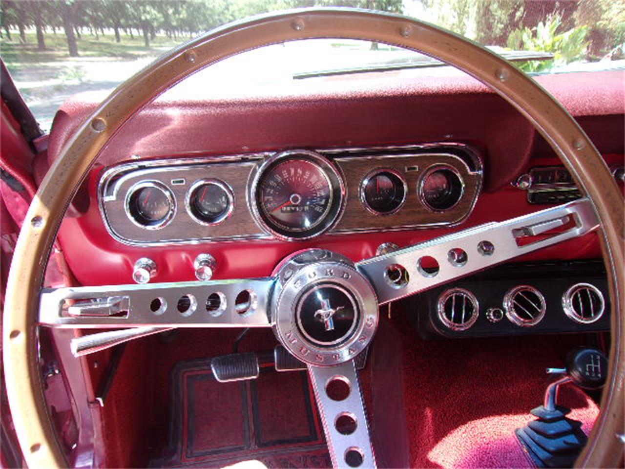 Ford-Mustang-1966-Burgundy-Burgundy-6