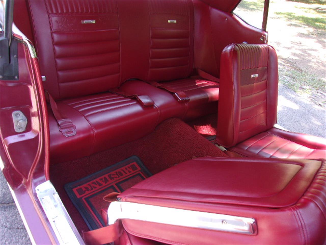 Ford-Mustang-1966-Burgundy-Burgundy-7