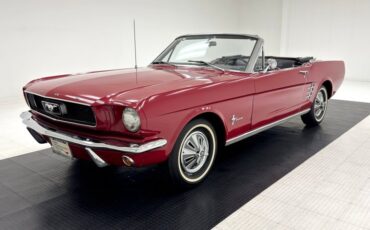 Ford-Mustang-1966-Candy-Apple-Red-Black-10