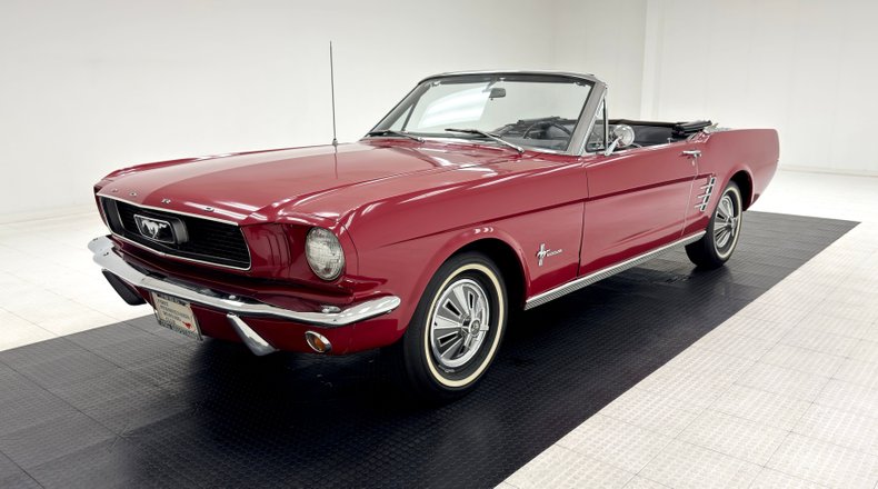 Ford-Mustang-1966-Candy-Apple-Red-Black-10