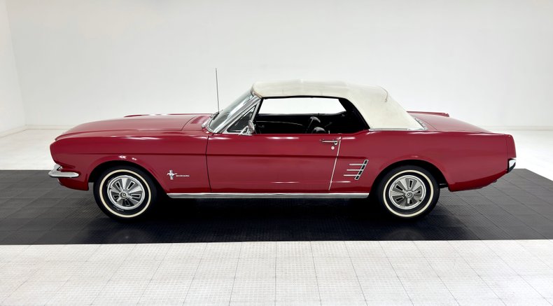 Ford-Mustang-1966-Candy-Apple-Red-Black-11