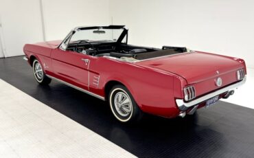 Ford-Mustang-1966-Candy-Apple-Red-Black-12