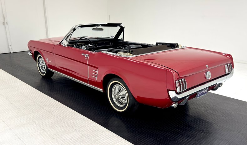 Ford-Mustang-1966-Candy-Apple-Red-Black-12