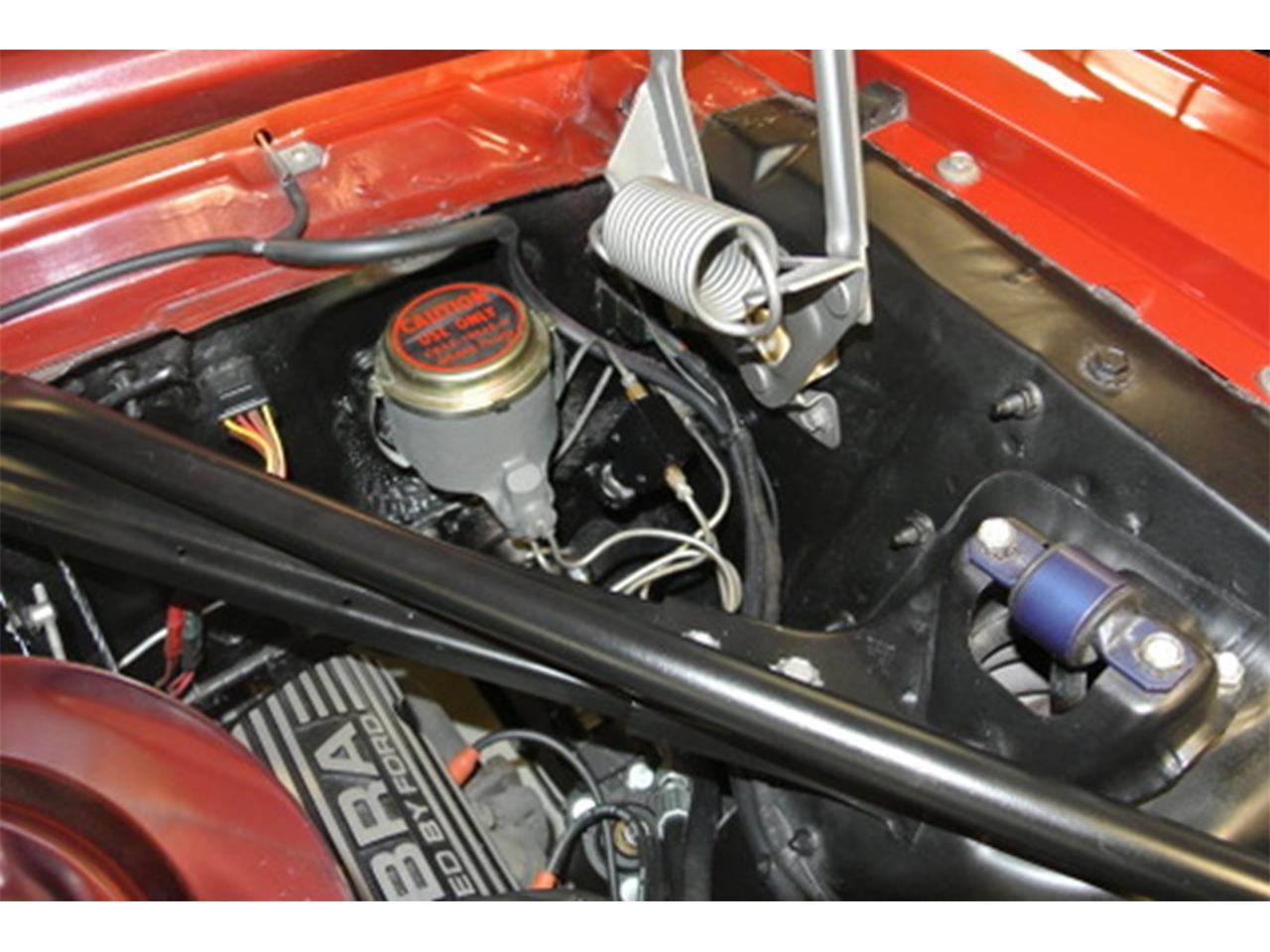 Ford-Mustang-1966-Candy-Apple-Red-Black-12