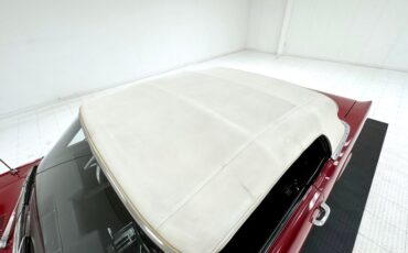 Ford-Mustang-1966-Candy-Apple-Red-Black-13