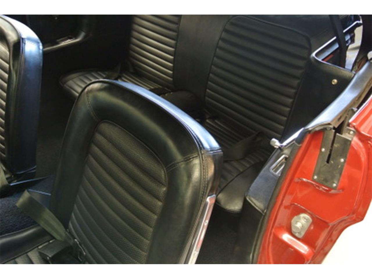 Ford-Mustang-1966-Candy-Apple-Red-Black-13
