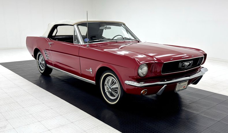 Ford-Mustang-1966-Candy-Apple-Red-Black-18