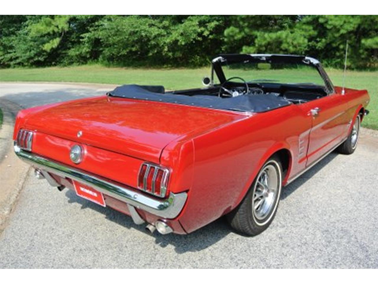 Ford-Mustang-1966-Candy-Apple-Red-Black-18