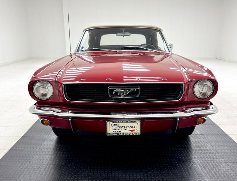 Ford-Mustang-1966-Candy-Apple-Red-Black-19