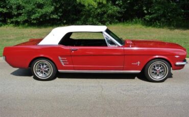 Ford-Mustang-1966-Candy-Apple-Red-Black-20