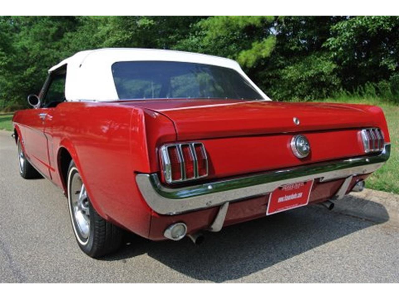 Ford-Mustang-1966-Candy-Apple-Red-Black-24