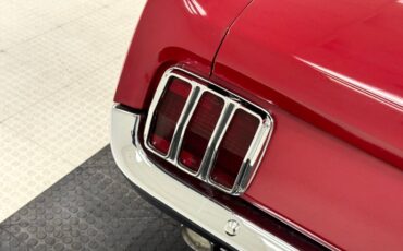 Ford-Mustang-1966-Candy-Apple-Red-Black-26
