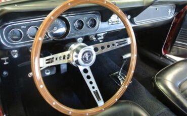 Ford-Mustang-1966-Candy-Apple-Red-Black-27
