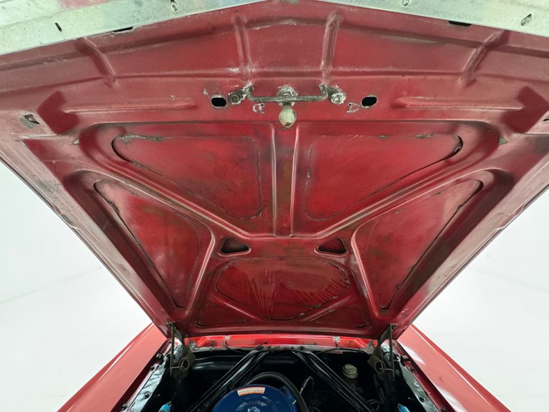 Ford-Mustang-1966-Candy-Apple-Red-Black-28