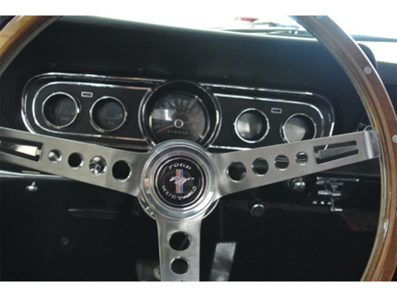 Ford-Mustang-1966-Candy-Apple-Red-Black-29