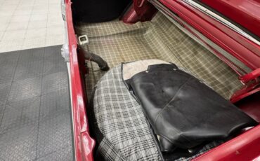 Ford-Mustang-1966-Candy-Apple-Red-Black-3