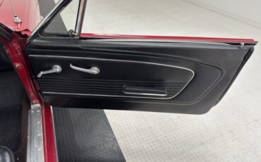 Ford-Mustang-1966-Candy-Apple-Red-Black-32