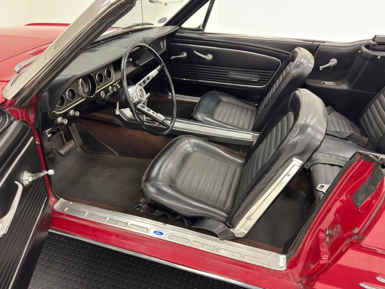 Ford-Mustang-1966-Candy-Apple-Red-Black-34