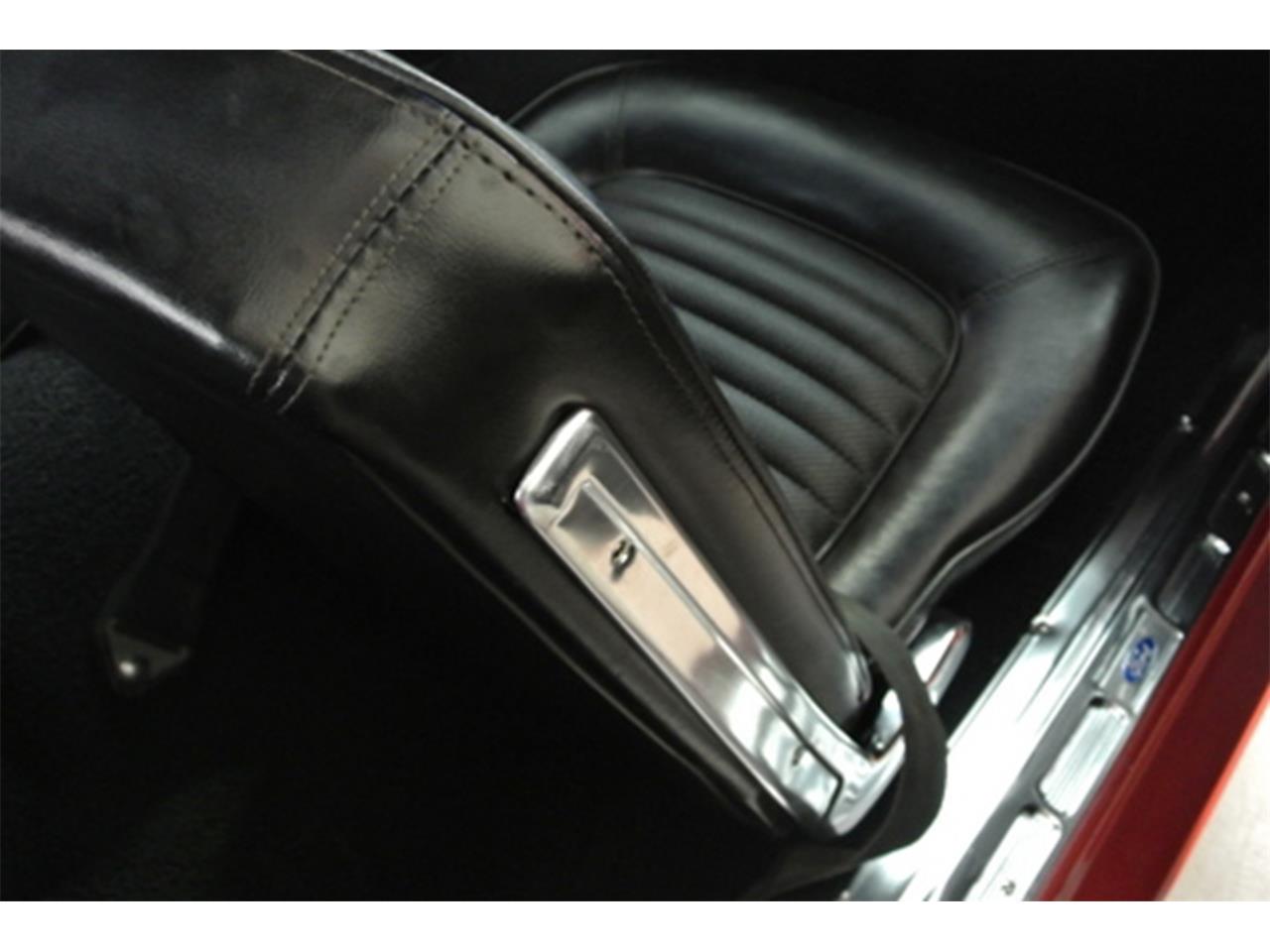 Ford-Mustang-1966-Candy-Apple-Red-Black-36