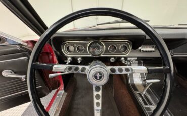 Ford-Mustang-1966-Candy-Apple-Red-Black-39