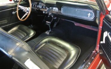 Ford-Mustang-1966-Candy-Apple-Red-Black-4