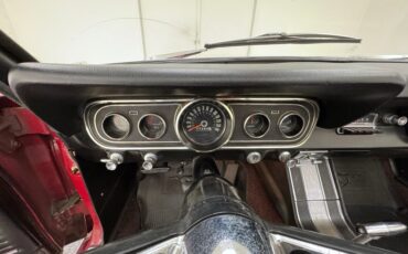 Ford-Mustang-1966-Candy-Apple-Red-Black-40