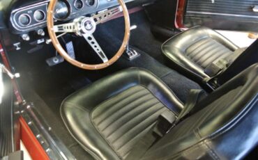 Ford-Mustang-1966-Candy-Apple-Red-Black-40