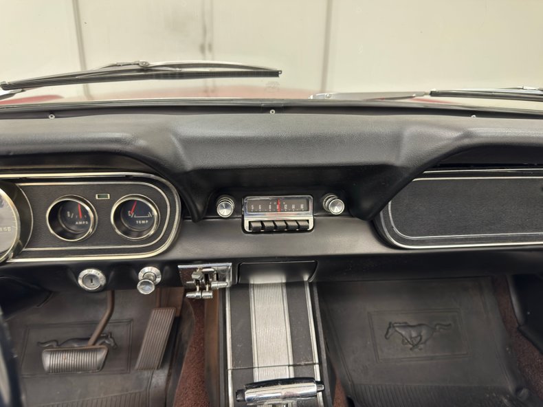 Ford-Mustang-1966-Candy-Apple-Red-Black-42