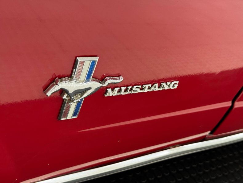 Ford-Mustang-1966-Candy-Apple-Red-Black-44