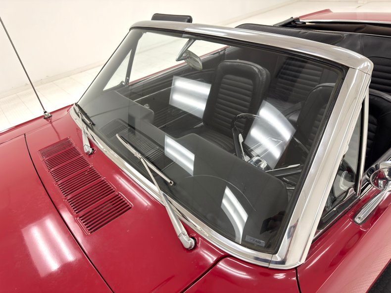 Ford-Mustang-1966-Candy-Apple-Red-Black-45