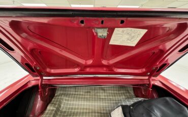 Ford-Mustang-1966-Candy-Apple-Red-Black-46