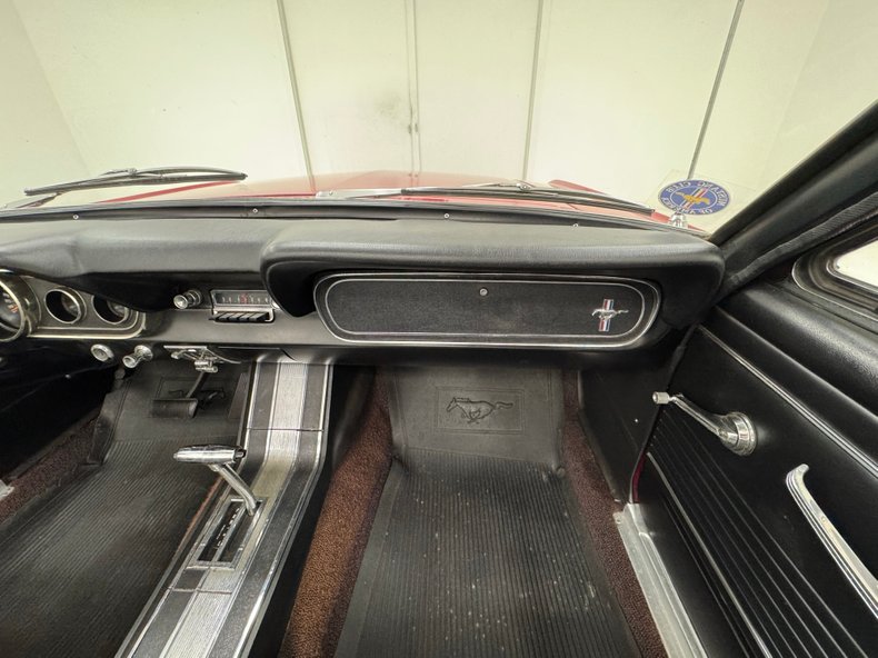 Ford-Mustang-1966-Candy-Apple-Red-Black-48