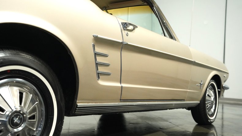 Ford-Mustang-1966-Champagne-Maroon-10