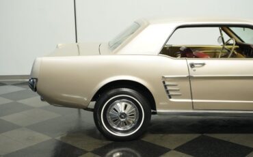 Ford-Mustang-1966-Champagne-Maroon-11