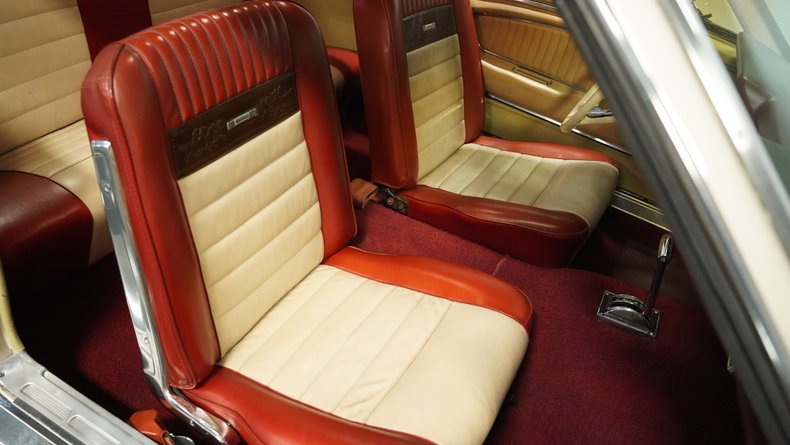 Ford-Mustang-1966-Champagne-Maroon-16