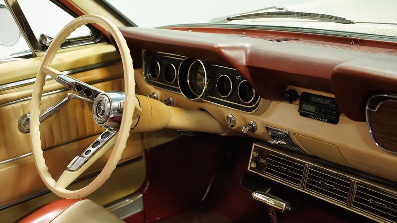 Ford-Mustang-1966-Champagne-Maroon-19