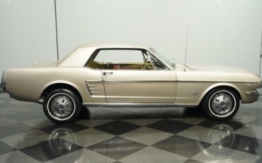 Ford-Mustang-1966-Champagne-Maroon-21